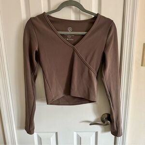 Move Theology Women’s Tan Cropped Workout Top Size Medium